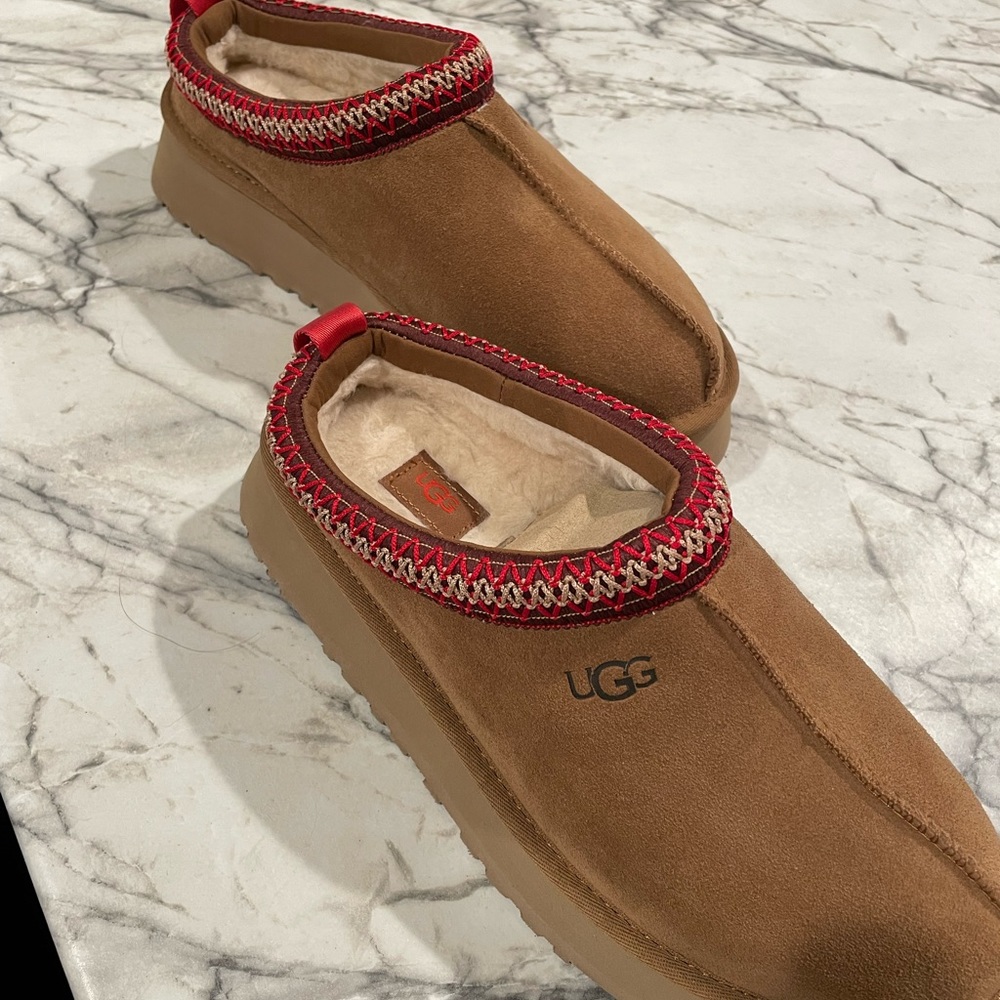UGG Tasman platform